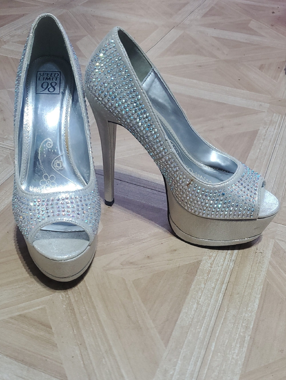 Speed Limit 98 Silver Crystal Peep-Toe Platform Heels Brand New, No Box.